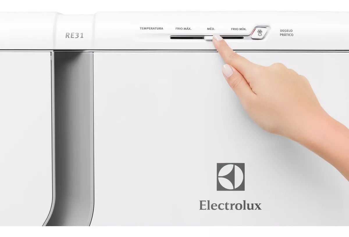 Geladeira RE31 Cycle Defrost 240L Degelo Prático Uma Porta Com Branco Electrolux 127V